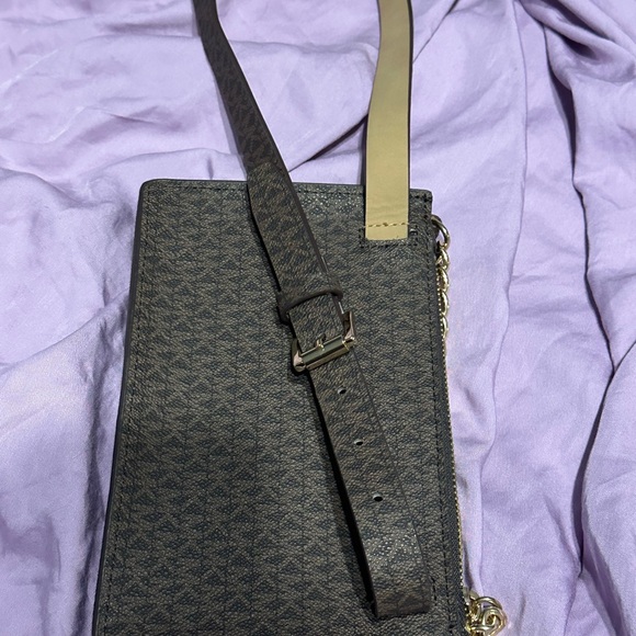 Michael Kors Signature Belt Bag - Picture 7 of 12